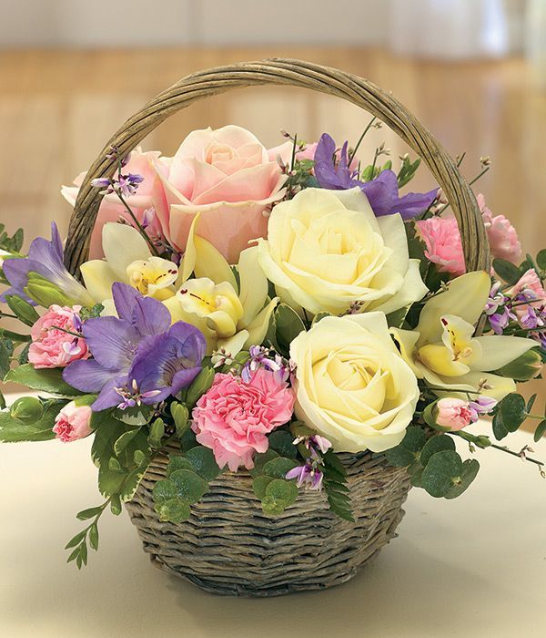 Hình Ảnh Giỏ Hoa, Lẵng Hoa Đẹp Chúc Mừng Sinh Nhật | Basket Flower  Arrangements, Flower Arrangements, Floral Arrangements