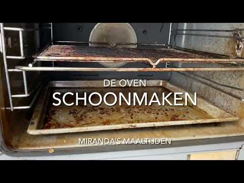 De oven schoonmaken